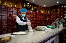 Chinese Turn To Traditional Remedies to Fight Covid