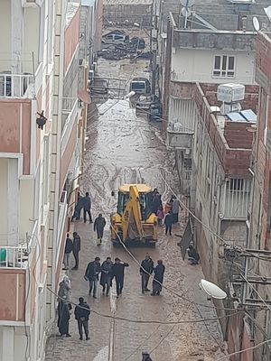 Situasi banjir bandang yang menerjang Provinsi Sanliurfa, Turkiye. KBRI Ankara melaporkan, banjir bandang melanda wilayah Turkiye tenggara akibat hujan deras selama dua hari, 15-16 Maret 2023.