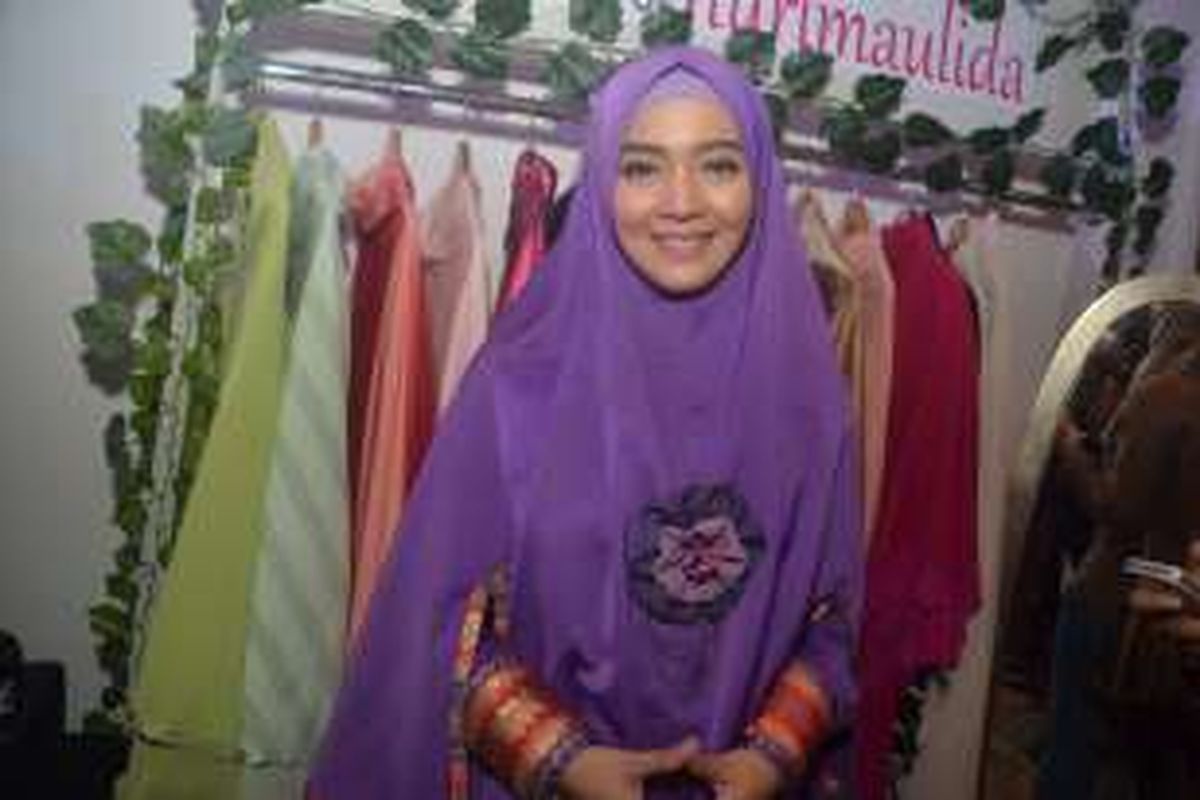 Artis sinetron Nuri Maulida saat menghadiri acara Hijab Day 2016, di Kota Kasablanka, Kuningan, Jakarta Selatan, Sabtu (9/4/2016).