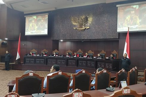 Ketua MK Sebut Perempuan yang Masuk DPR Hanya yang Populer