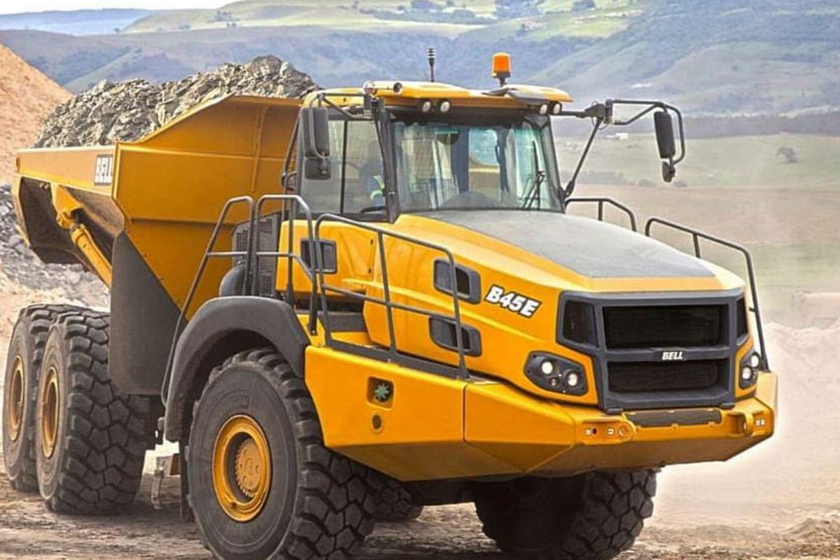 Articulated Dump Truck (ADT) B45E dari Bell mendukung bisnis tambang nikel untuk kendaraan listrik dan menjadi langkah bagi Hexindo untuk menawarkan solusi alat berat bagi pertambangan berskala besar di Indonesia.