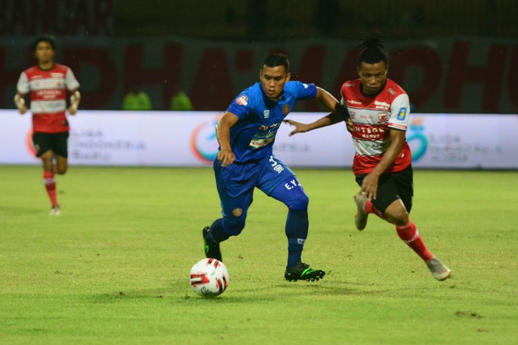 Madura United ditahan imbang tanpa gol oleh tamunya Persiraja Banda Aceh di Stadion Gelora Ratu Pamelingan Pamekasan, Senin (9/3/2020). 