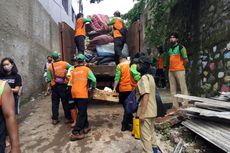 230 Meter Kubik Sampah Telah Diangkut dari Area Longsor dan Banjir di Ciganjur