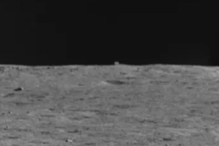 Objek misterius di Bulan berbentuk seperti kubus yang tertangkap dalam kamera penjelajah Yutu-2 milik China