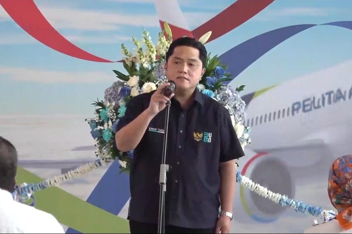 Menteri Badan Usaha Milik Negara (BUMN) Erick Thohir saat mengantarkan penerbangan perdana anak usaha PT Pertamina (Persero) yakni PT Pelita Air Services di Bandara Internasional Soekarno Hatta pada Kamis (28/4/2022).