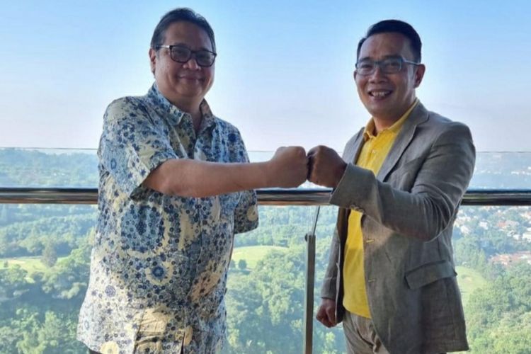 Gubernur Jawa Barat Ridwan Kamil saat bertemu Ketua Umum Partai Golkar Airlangga Hartarto di Bandung beberapa waktu lalu.