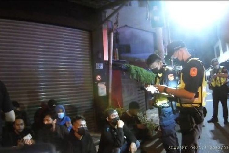 Kepolisian Daerah Changhua menangkap 29 orang yang terlibat bentrokan antar-perguruan silat di Taiwan pada Sabtu (2/9/2023) malam waktu setempat. Insiden ini menewaskan satu WNI.