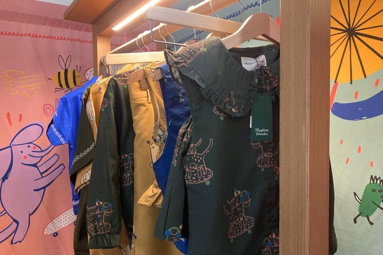 Pakaian anak dari brand Playtime Wonder di Brightspot SuperMRKT di Agora Mall, Jakarta Pusat, Kamis (27/11/2025).