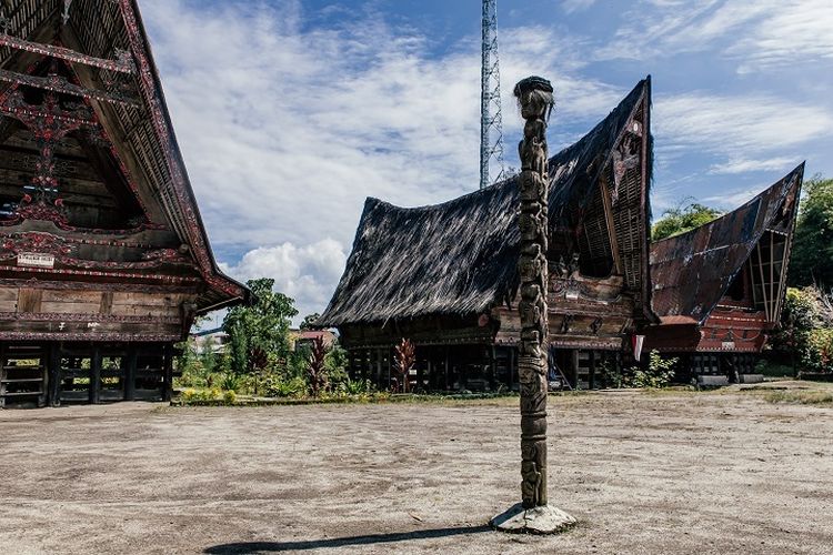 Tongkat Tunggal Panaluan khas suku Batak Toba di Sumatera Utara.