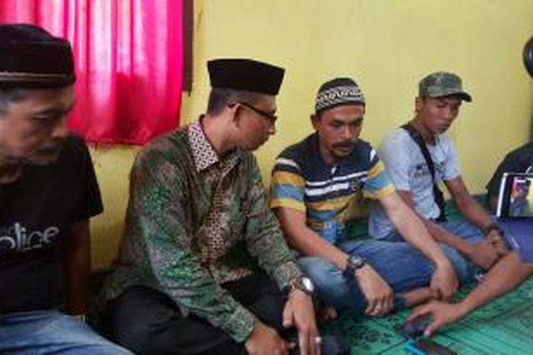 Anggota DPD RI Sudirman berkunjung ke rumah Din Minimi di Aceh Timur 