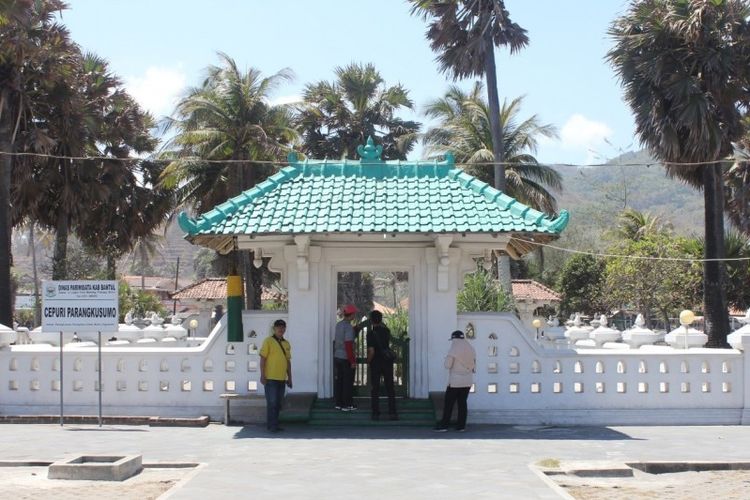 Bagian depan Cepuri Parangkusumo di Dukuh Mancingan, Kelurahan Parangtritis, Kecamatan Kretek, Kabupaten Bantul.
