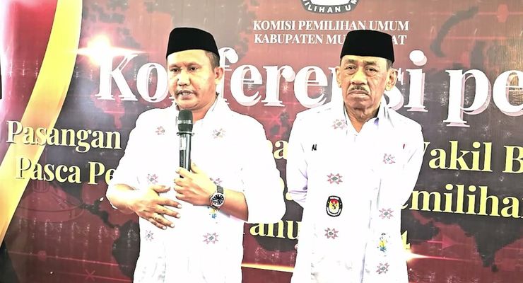 Diusung Semua Parpol, La Ode Darwin-Ali Basa Lawan Kotak Kosong di Kabupaten Muna Barat