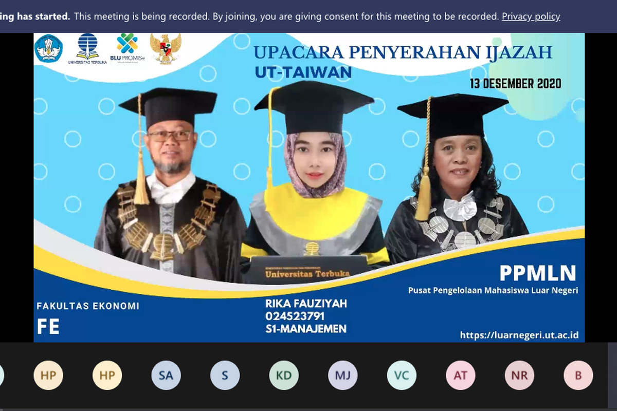 Upacara Penyerahan Ijazah Wisudawan Universitas Terbuka (UT) di Taiwan digelar Minggu, 13 Desember 2020 dan berlangsung secara langsung di Kantor KDEI (Kantor Dagang dan Ekonomi Indonesia), Taipei, Taiwan.