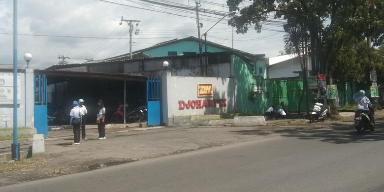Pabrik tekstil Djohartex di Kecamatan Tempuran, Magelang, Senin (5/2/2024).