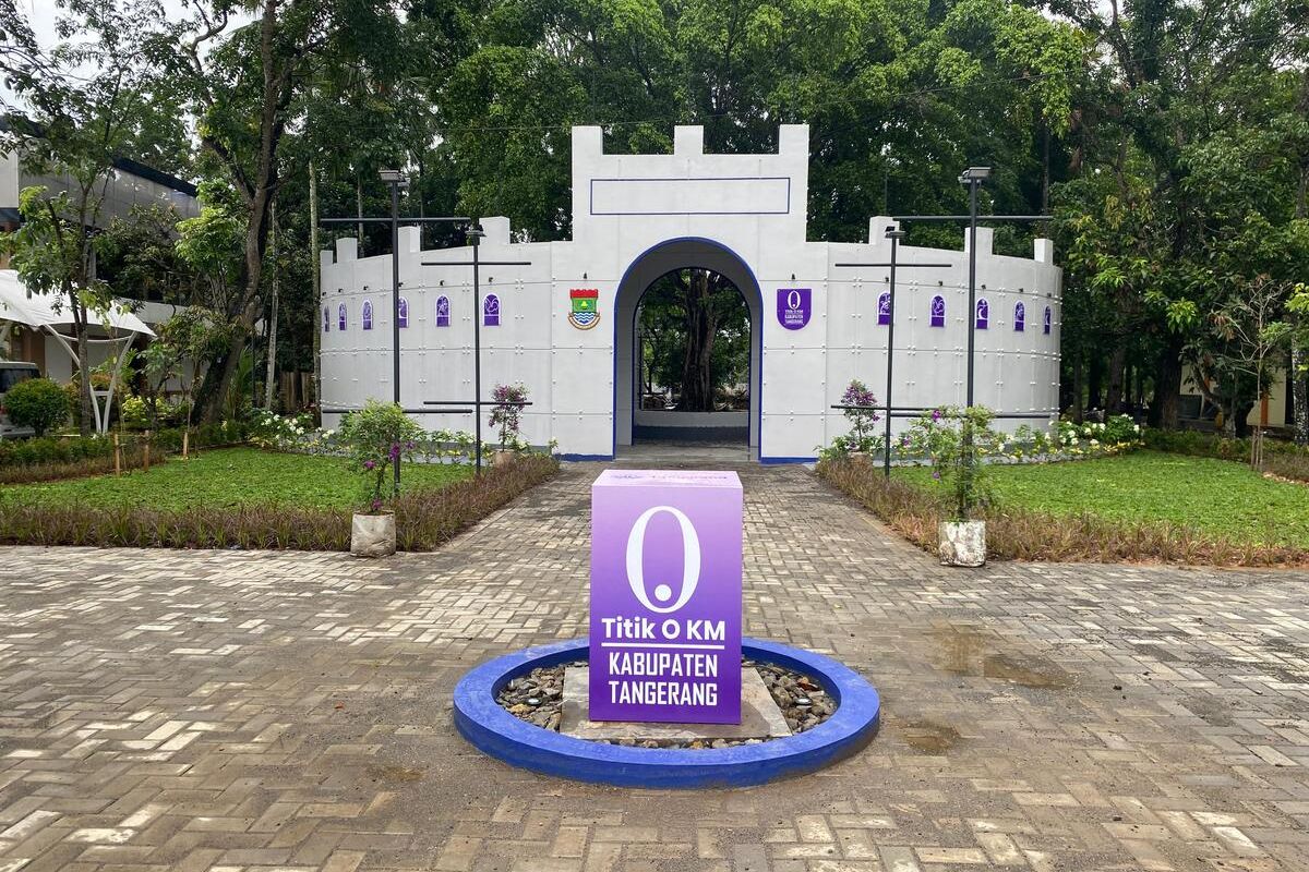 Pemerintah Kabupaten Tangerang membangun Tugu Titik Nol di Puspemkab Tangerang. Kondisi tugu saat difoto pada Jumat (19/12/2025).