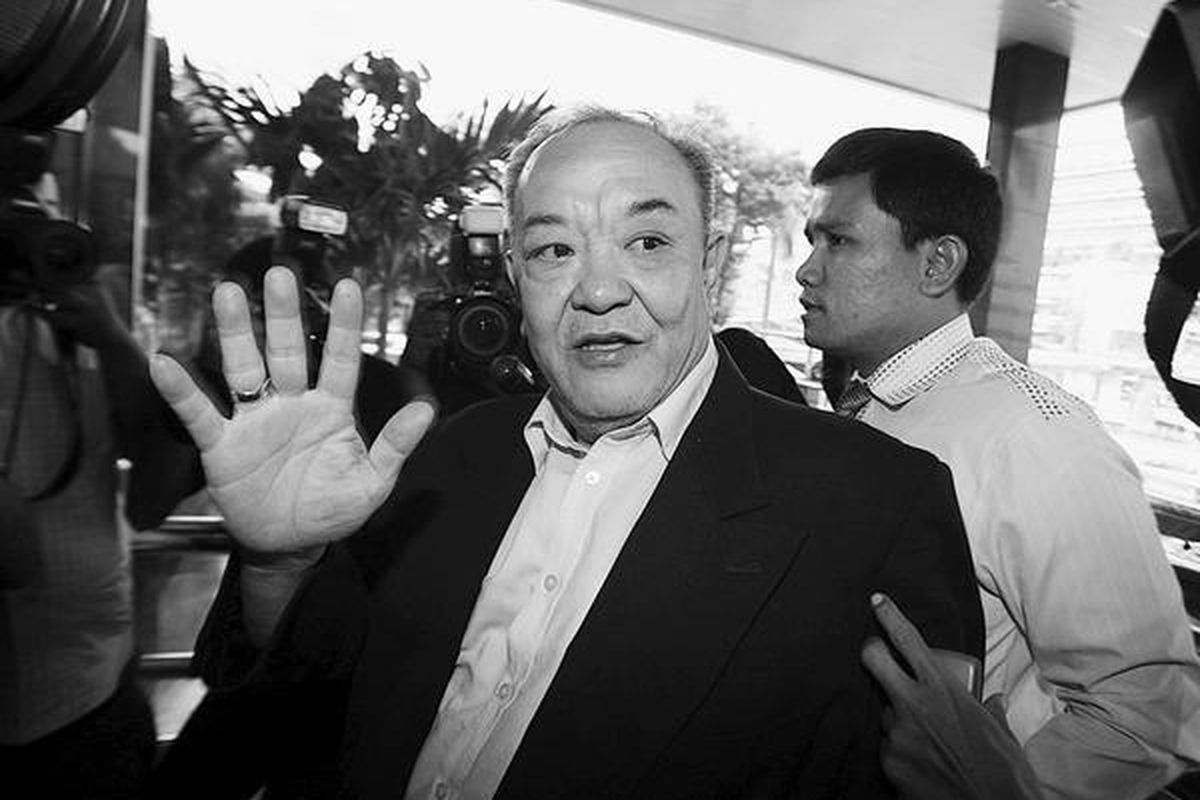 Pengusaha Anggodo Widjojo kembali hadir memenuhi panggilan penyidik Komisi Pemberantasan Korupsi (KPK) di Gedung KPK, Jakarta, Senin (11/1). Kedatangan kemarin merupakan kedatangan kedua Anggodo ke KPK. Ia dimintai keterangan terkait kasus upaya penyuapan pemimpin KPK dan menghalang-halangi penyidikan yang tengah dilakukan KPK.