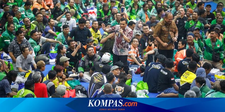 Gubernur Jateng Traktir Ratusan Driver Ojol Perpanjang SIM di Semarang
