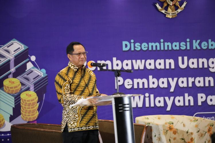 Menteri Dalam Negeri (Mendagri) Muhammad Tito Karnavian dalam acara Diseminasi Kebijakan dan Regulasi Pembawaan Uang Tunai dan Instrumen Pembayaran Lain Lintas Batas Wilayah Pabean Indonesia di The Sultan Hotel & Residence, Jakarta, Rabu (23/11/2022) 