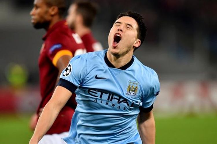 Gelandang Manchester City, Samir Nasri, seusai mencetak gol ke gawang AS Roma pada matchday keenam Grup E Liga Champions di Olimpico, Rabu (10/12/2014). 