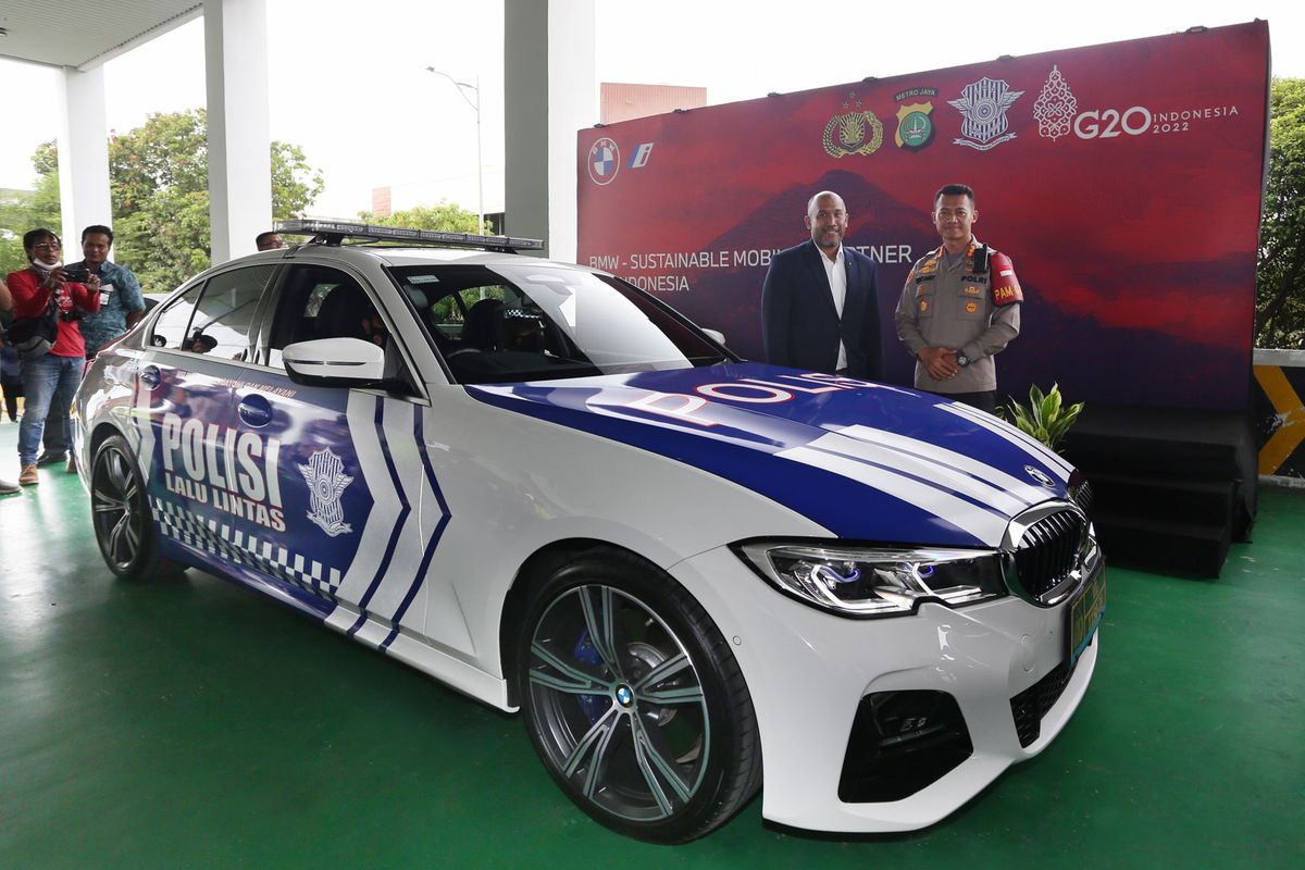 BMW 330e M Sport Untuk KTT G20