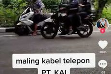 Pengendara Motor Tepergok Curi Kabel PT. KAI di Surabaya, Barang Ditinggal Usai Didekati Anggota TNI, Videonya Viral