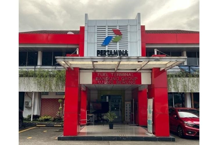 Gedung Fuel Terminal Bandung Group Ujung Berung, Jawa Barat, menjadi salah satu gedung Pertamina yang bersertifikat Green Building dari Green Building Council Indonesia