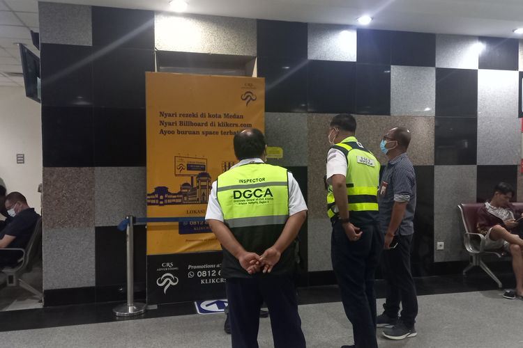 Lift tempat Aisiah terjatuh lalu tewas di Bandara Kualanamu disegel, Senin (1/5/2023) 