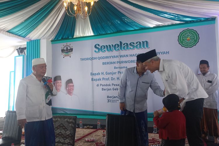 Ganjar saat memberikan sambutan di Ponpes An-nawawi Berjan, Purworejo Minggu (31/12/2023). 