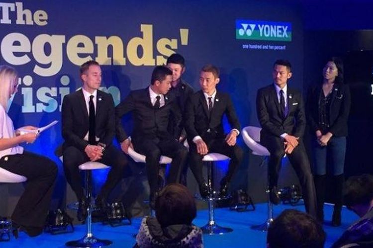 Para legenda bulu tangkis dunia, Peter Gade (Denmark), Taufik Hidayat (Indonesia), Lee Chong Wei (Malaysia), dan Lin Dan (China), berada di panggung saat talk show The Legends' Visions di Birmingham, Inggris, Senin (7/3/2016).