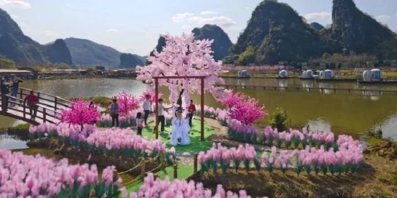 Dataran di Provinsi Guangdong, China, yang disulap menjadi Pulau Cinta oleh seorang pria bernama Xiao Xu demi mendapatkan cinta mantan pacar.