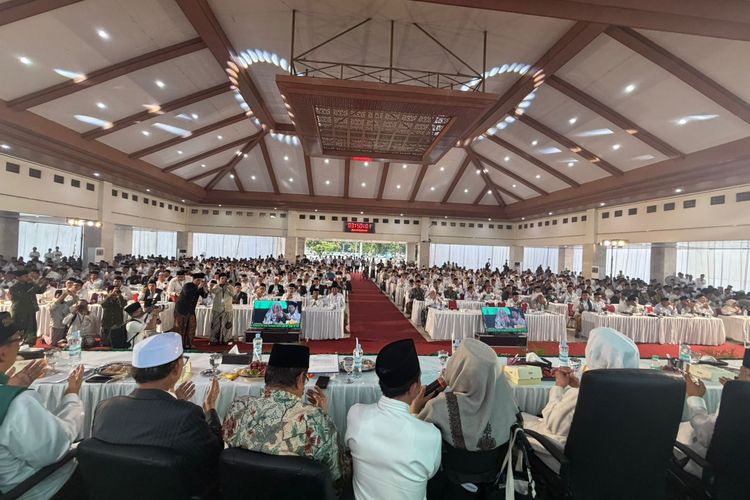 Suasana Musyawarah Kubro sesepuh dan alim ulama NU di Pondok Pesantren Lirboyo, Kota Kediri, Jawa Timur, Minggu (21/12/2025). Musyawarah ini sebagai sikap keprihatinan atas konflik internal PBNU.