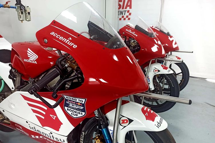 Motor balap Honda NSF250R yang dipakai pada ajang balap Idemitsu Asia Talent Cup (IATC) 2021
