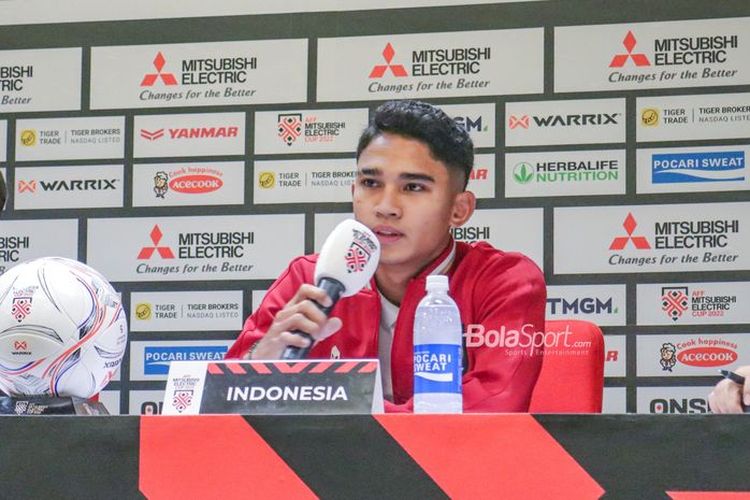 Bintang muda timnas Indonesia, Marselino Ferdinan, ketika menghadiri konferensi pers menjelang laga leg pertama semifinal Piala AFF 2022 kontra Vietnam. Laga timnas Indonesia vs Vietnam akan dihelat di SUGBK pada Jumat (6/1/2023) sore WIB.