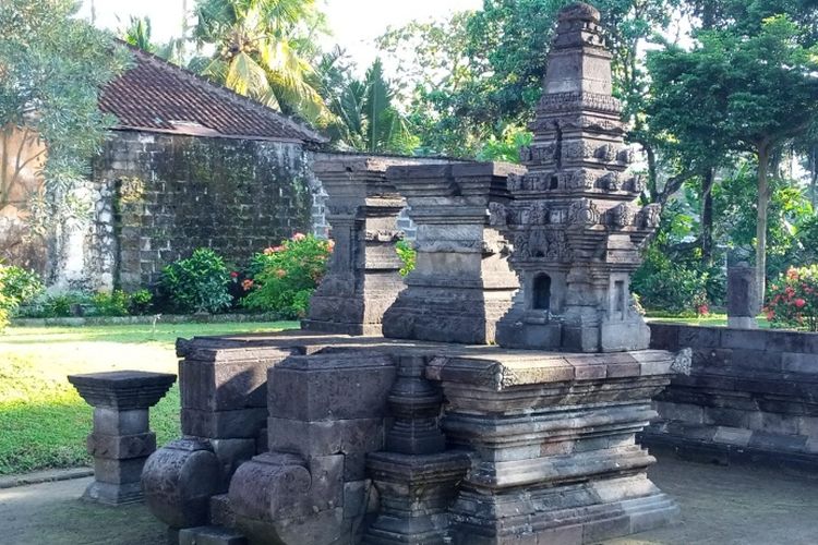 Candi Kotes peninggalan Kerajaan Majapahit di Blitar, Jawa Timur.