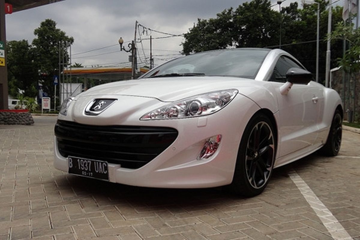 Tampak depan Peugeot RCZ