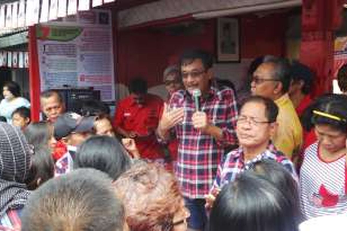 Calon wakil gubernur DKI Jakarta Djarot Saiful Hidayat saat berkampanye di Jalan Subur Raya, Menteng Atas, Jakarta Selatan, Selasa (17/1/2017).
