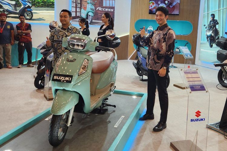 Suzuki Indonesia luncurkan Access 125 di IMOS 2025, skutik retro-modern Rp 25,5 juta dengan mesin 124 cc injeksi efisien.
