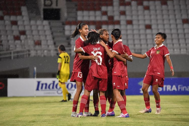 Timnas putri U19 Indonesia saat melakoni laga kontra Timor Leste dalam Piala AFF U19 Wanita 2023 di Stadion Gelora Sriwijaya Palembang pada Rabu (5/7/2023) malam WIB.