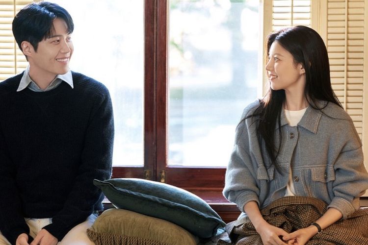 Outfit aktris Go Youn Jung dalam serial ‘Can This Love Be Translated?’