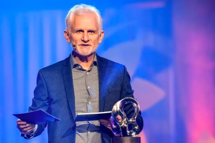 Advokat dan aktivis HAM asal Belarusia, Ales Bialiatski merupakan penerima Nobel Perdamaian 2022. Foto diambil saat dia dan organisasi HAM Belarusia, Vjasna, mendapat 2020 Right Livelihood Award di Stockholm, Swedia pada 3 Desember 2020.