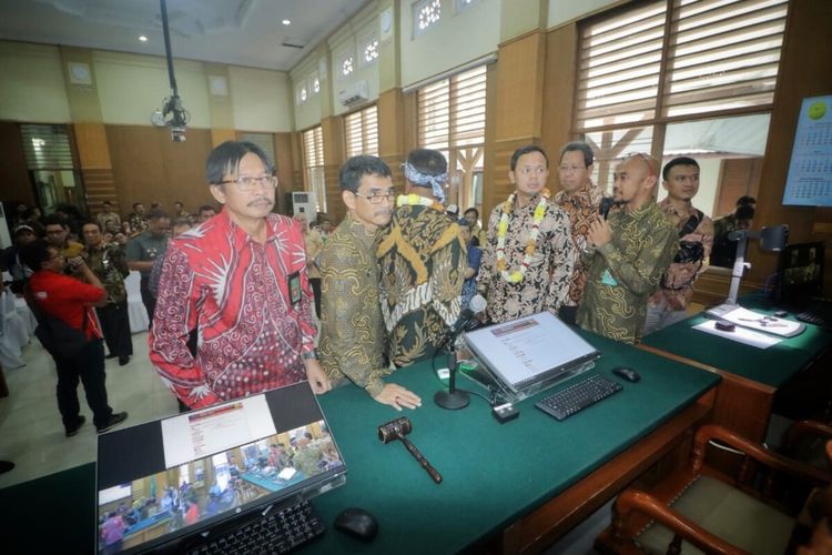 Mahkamah Agung RI meresmikan ruang persidangan modern berbasis teknologi informasi di Pengadilan Negeri (PN) Kelas I B, Kota Bogor, Jumat (7/2/2020).