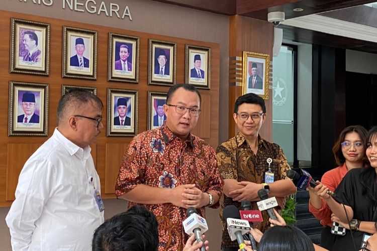 Wakil Ketua Pansel Capim dan Anggota Dewasa KPK 2024-2027, Arif Satria saat memberikan keterangan di Kantor Kemensetneg, Jakarta, Selasa (4/6/2024).