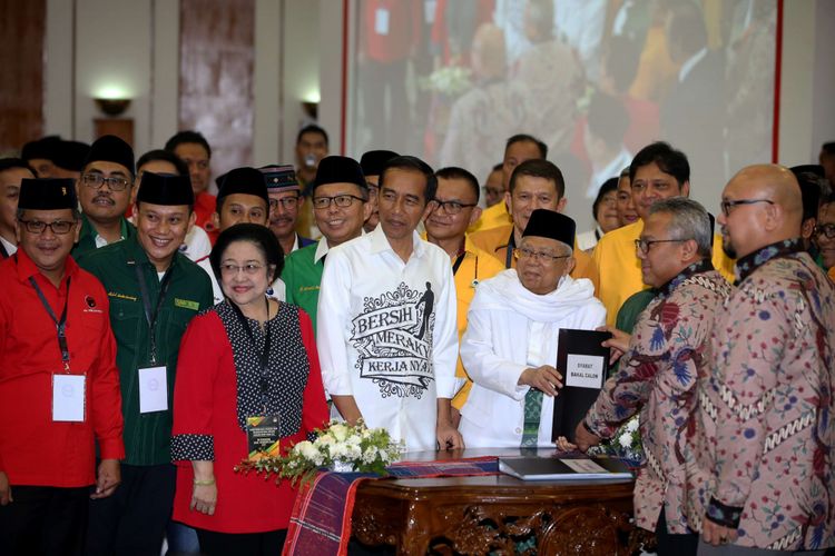 Pasangan Joko Widodo dan Maruf Amin didampingi tokoh partai pendukung resmi mendaftarkan diri  sebagai bakal capres dan cawapres di Komisi Pemilihan Umum RI, Jakarta, Jumat, (10/8/2018).