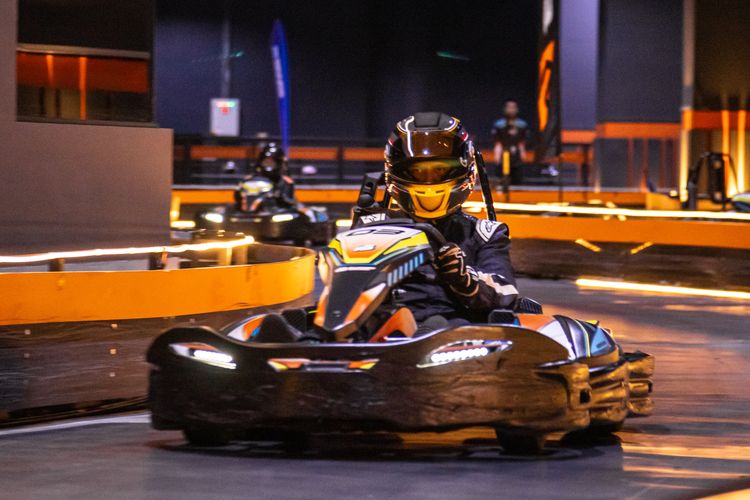 2 pebalap Barcode Gokart
