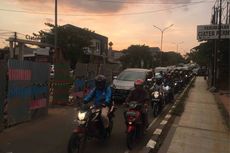 Ada Pengerjaan Tandon, Jalan Ciater Tangerang Selatan Macet