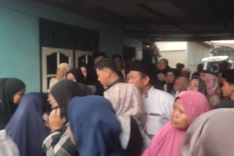 Duka Ayah Korban Longsor Curug Cileat Subang, Sesalkan Tak Ada Peringatan Dini