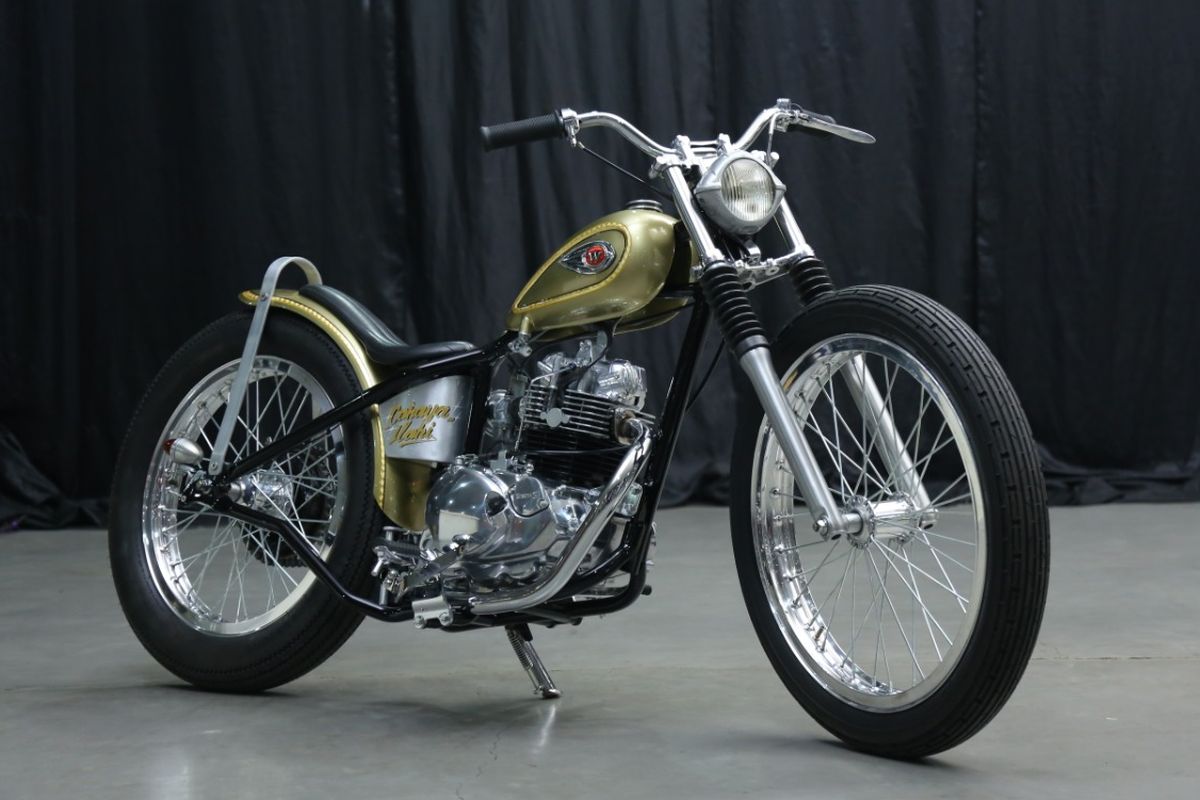 Kawasaki W175 Custom Chopper Inggris