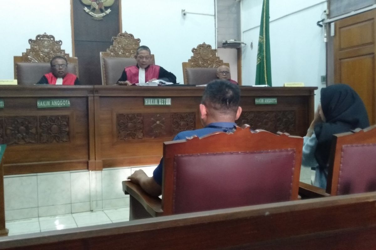Feri selaku petugas pemadam kebakaran bersaksi di pengadilan negeri Jakarta Selatan atas kasus pembunuhan yang dilakukan Aulia Kesuma dan Geovanni Kelvin, Senin (9/3/2020)