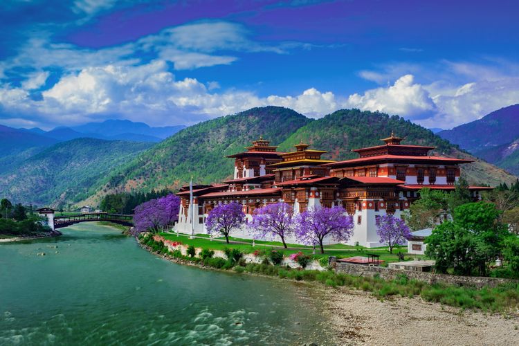 Punakha Dzong (istana) di Punakha, Bhutan. 