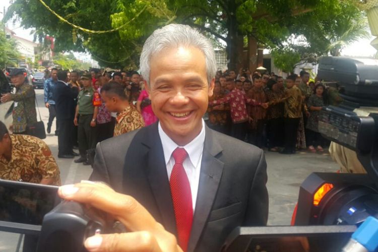 Gubernur Jawa Tengah Ganjar Pranowo menghadiri pernikahan Kahiyang Ayu dengan Muhammad Bobby Afif Nasution di Gedung Graha Saba Buana, Solo, Jawa Tengah, Rabu (8/11/2017). 